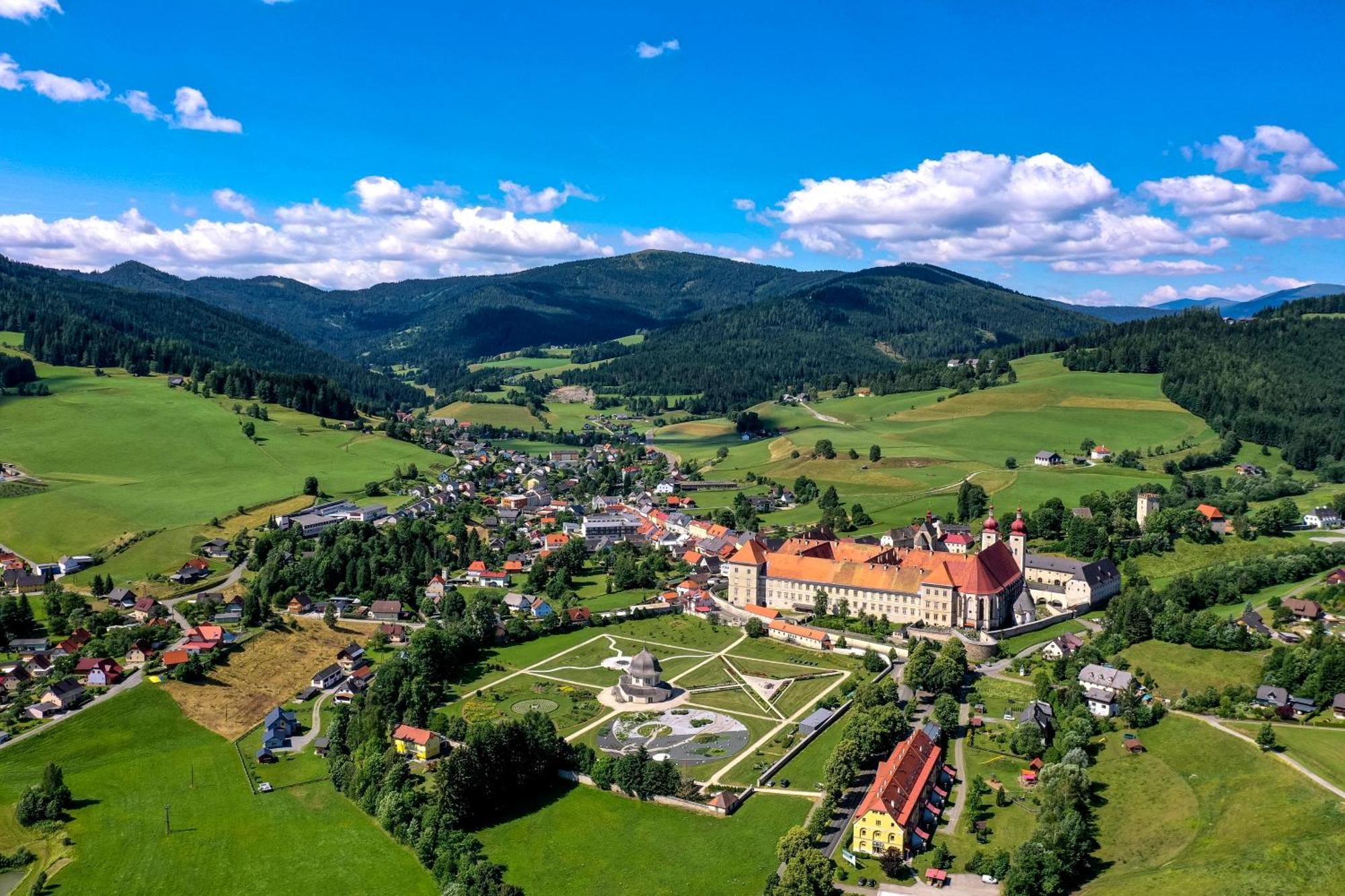 Feriendorf Murau By Alps Resorts Bagian luar foto